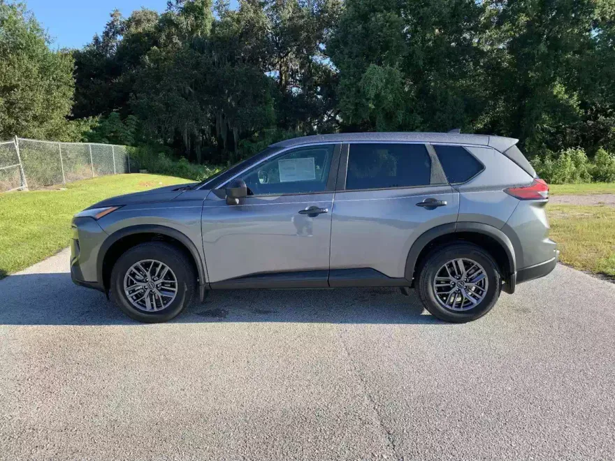 2026 Nissan Rogue S photo 1