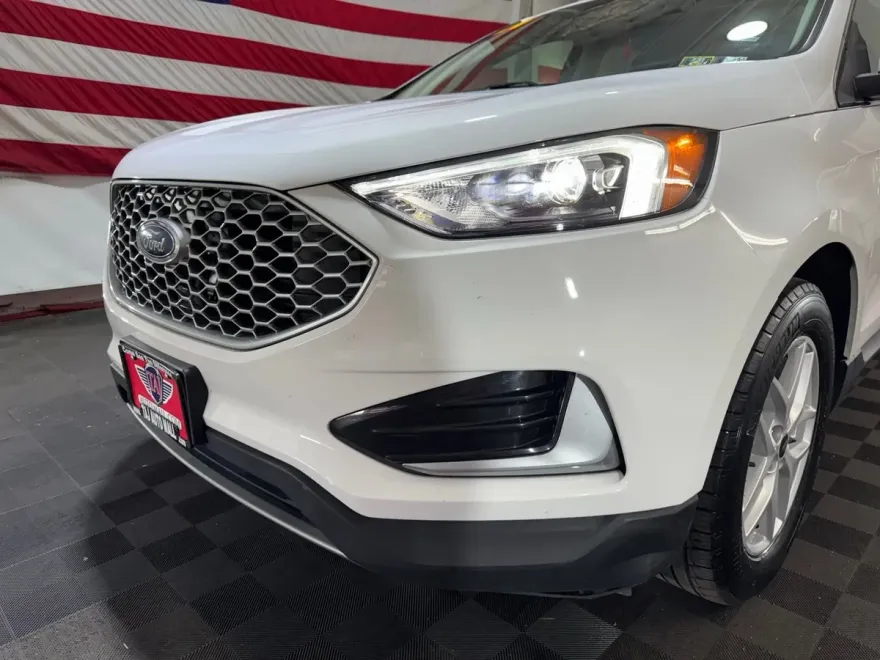 2024 Ford Edge SEL photo 8