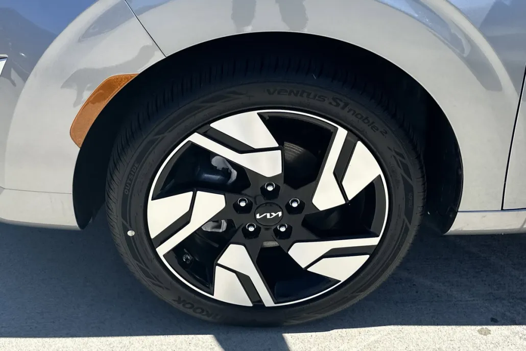 2025 Kia Soul GT-Line photo 1