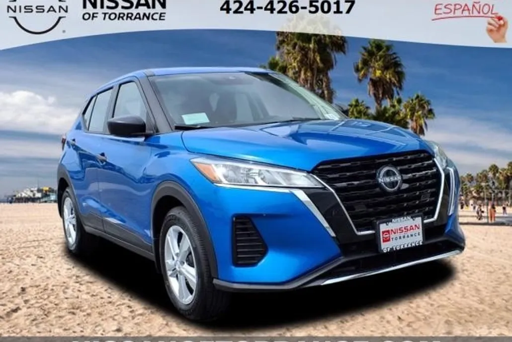 2025 Nissan Kicks Play S photo 1