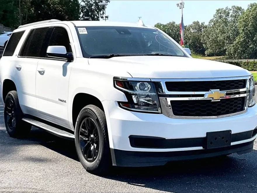 2019 Chevrolet Tahoe LT photo 1