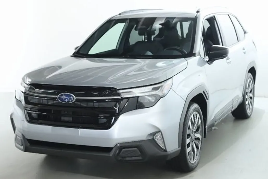 2025 Subaru Forester Touring photo 1