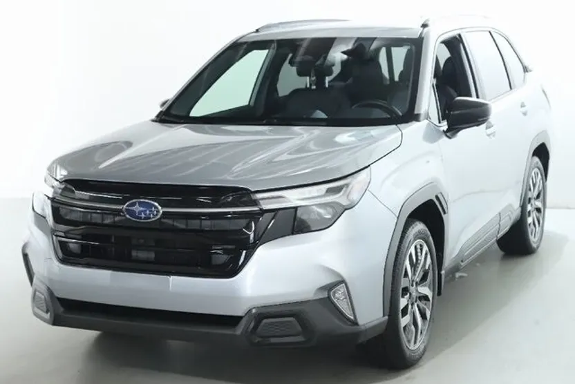 2025 Subaru Forester Touring photo 1