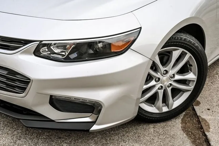 2018 Chevrolet Malibu 1LT photo 1