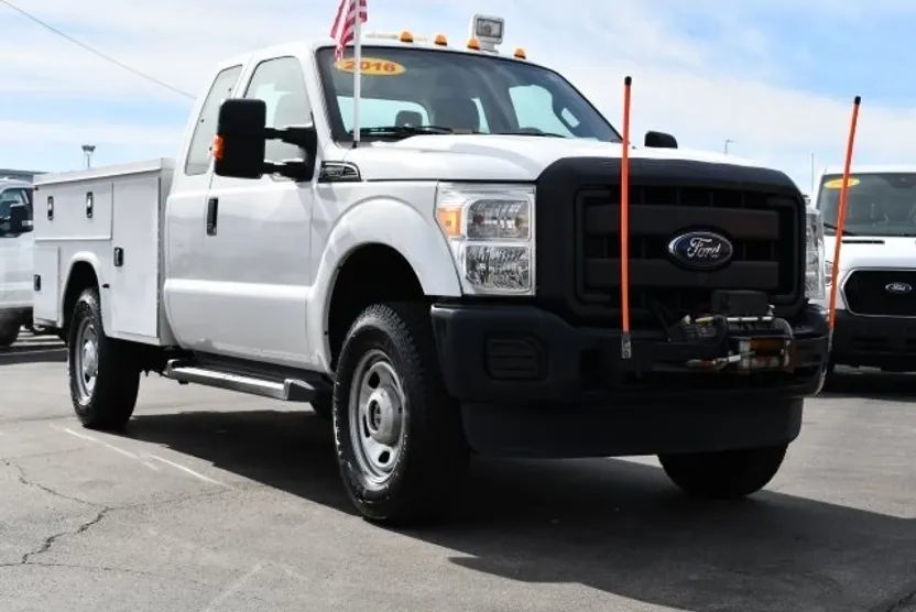 2016 Ford F-350 XL photo 1