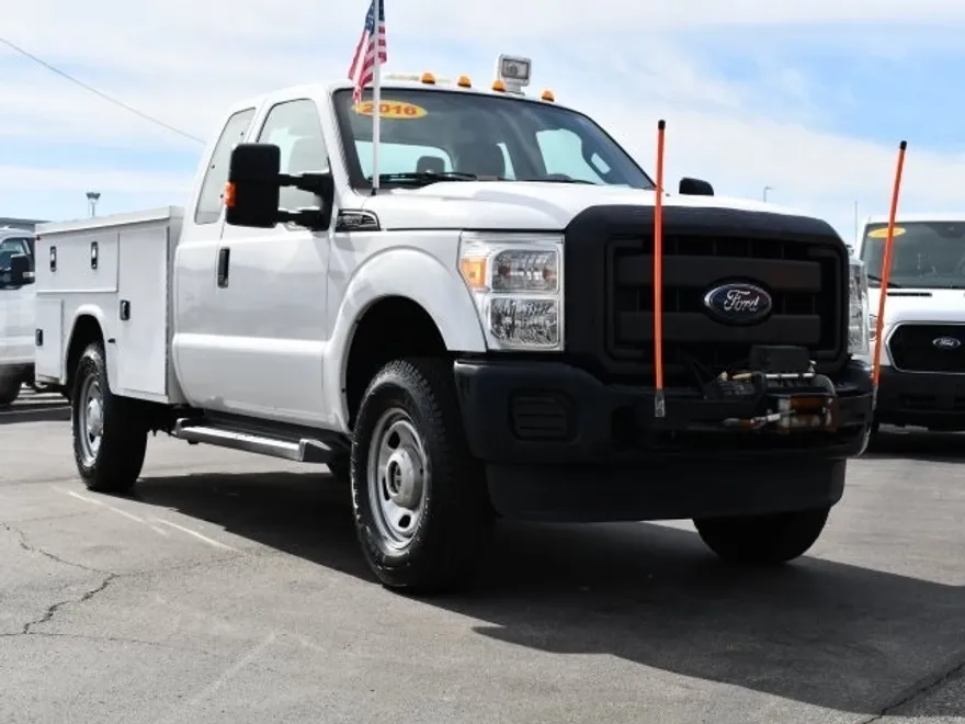 2016 Ford F-350 XL photo 1