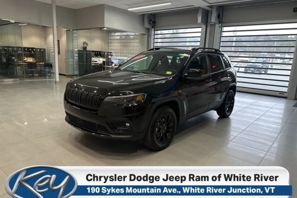 2023 Jeep Cherokee Altitude Lux photo 1
