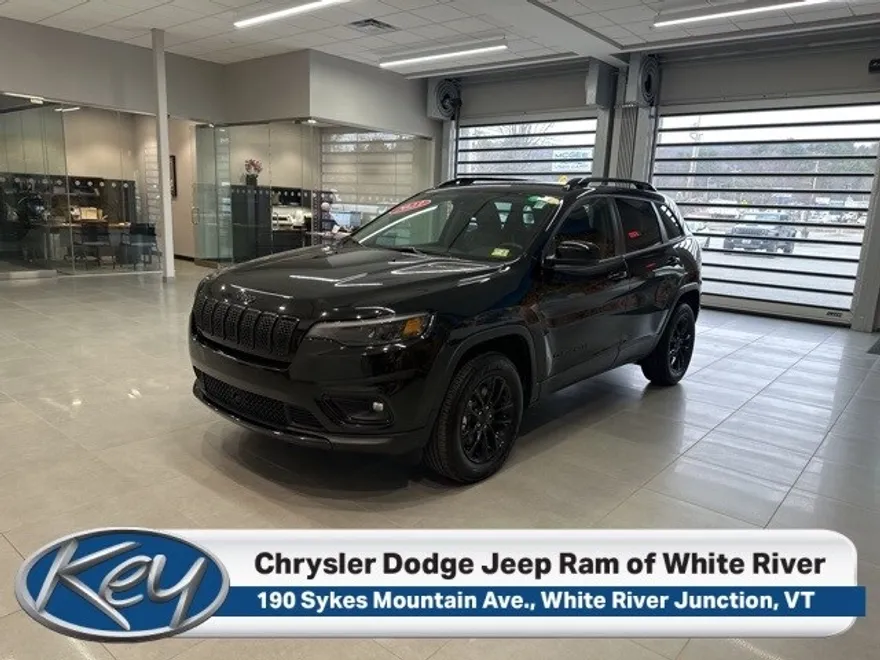 2023 Jeep Cherokee Altitude Lux photo 1