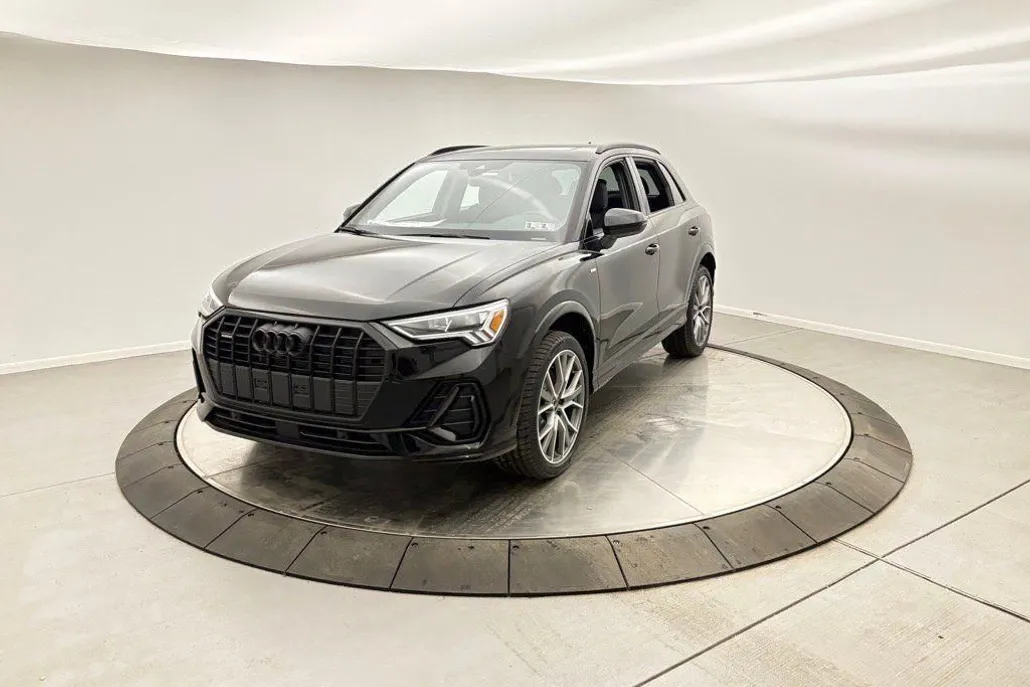 2025 Audi Q3 S line Premium Plus photo 1