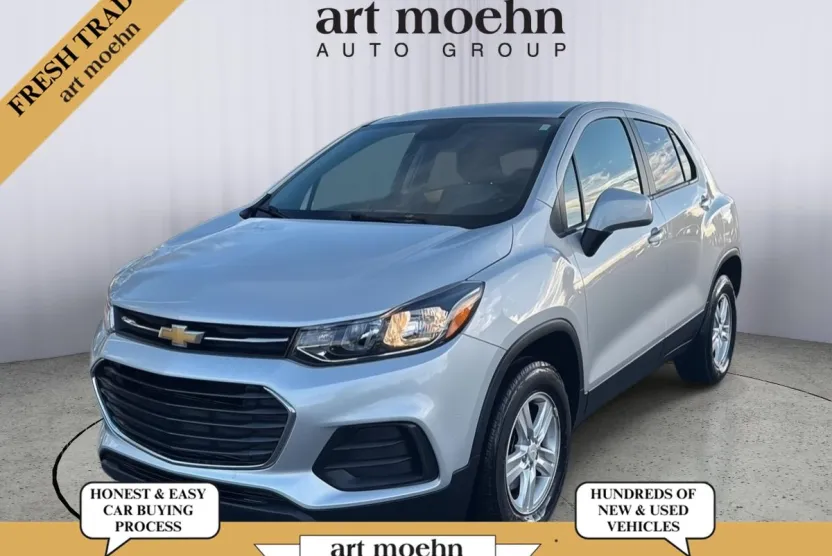 2022 Chevrolet Trax LS photo 1