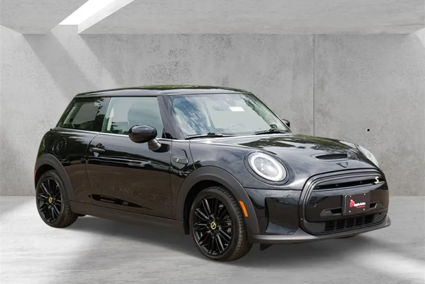 2024 Mini Cooper Hardtop Iconic photo 1