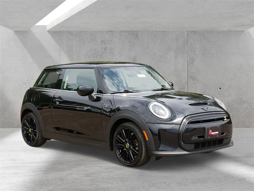 2024 Mini Cooper Hardtop Iconic photo 1