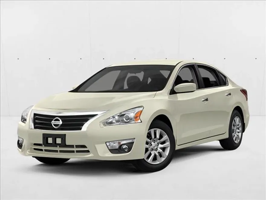 2014 Nissan Altima 2.5 S photo 1