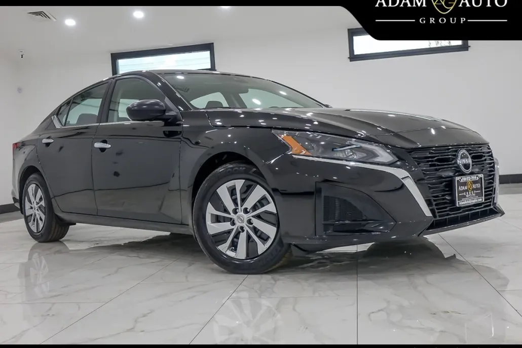 2025 Nissan Altima S photo 1