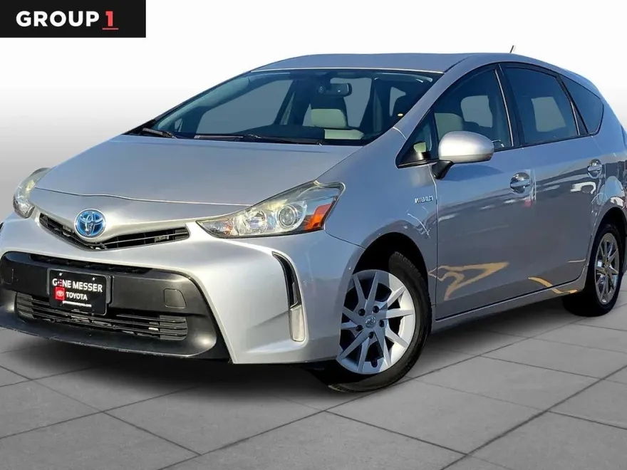 2015 Toyota Prius V Four photo 1