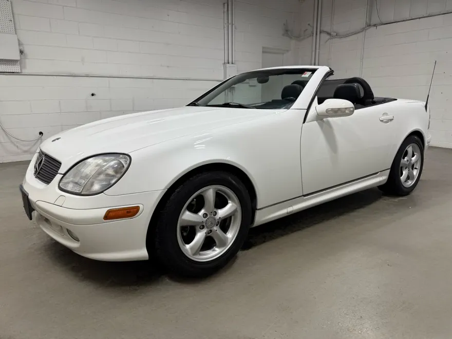 2001 Mercedes Benz SLK photo 1