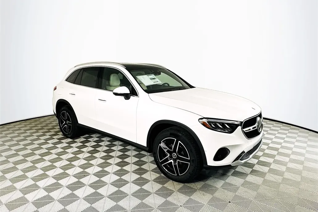 2026 Mercedes Benz GLC 300 4MATIC photo 1