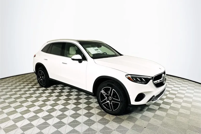 2026 Mercedes Benz GLC 300 4MATIC photo 1