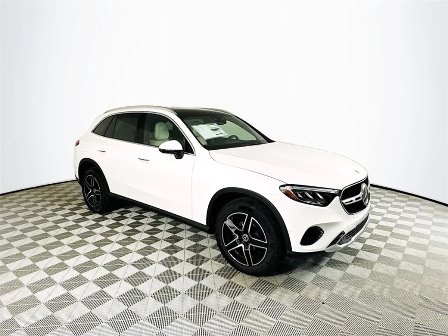 2026 Mercedes Benz GLC 300 4MATIC photo 1