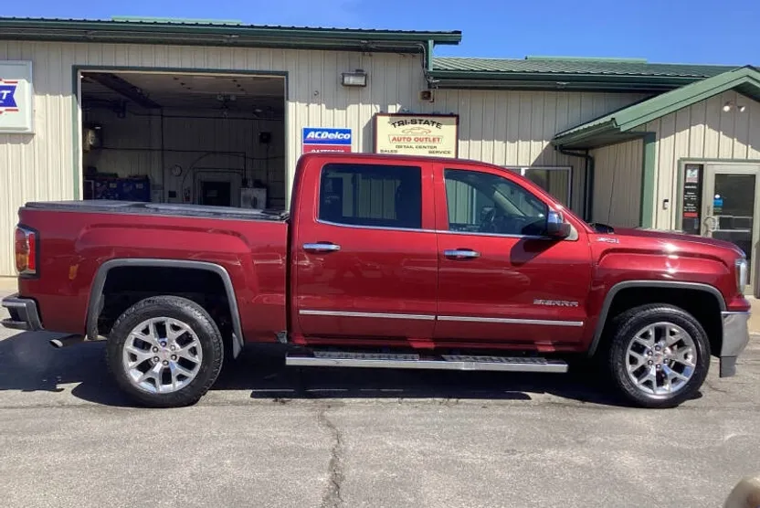 2017 Gmc Sierra 1500 SLT photo 1