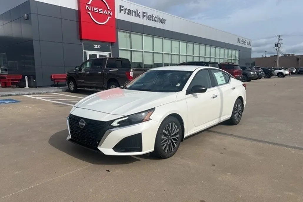 2025 Nissan Altima 2.5 SV photo 1