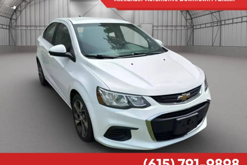 2020 Chevrolet Sonic Premier photo 1