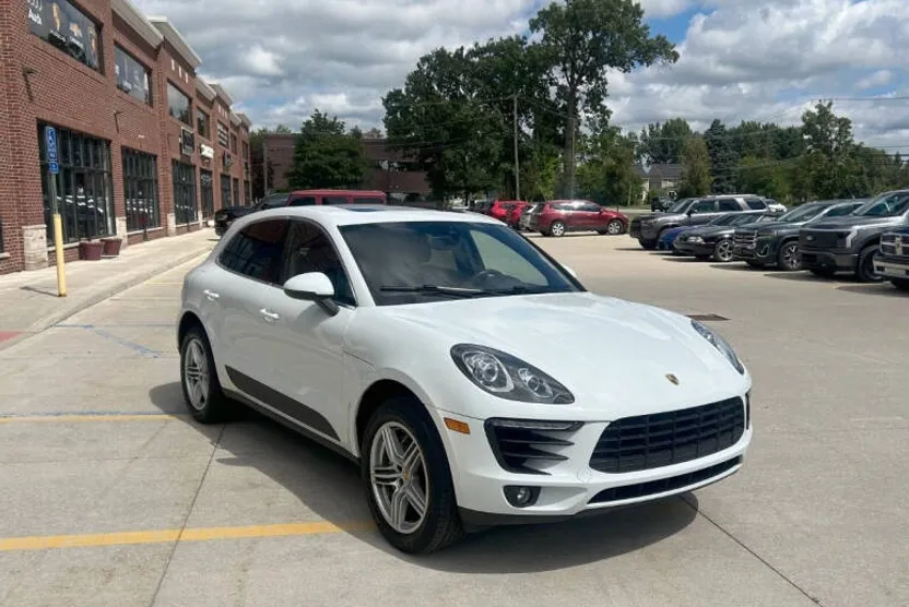 2017 Porsche Macan S photo 1