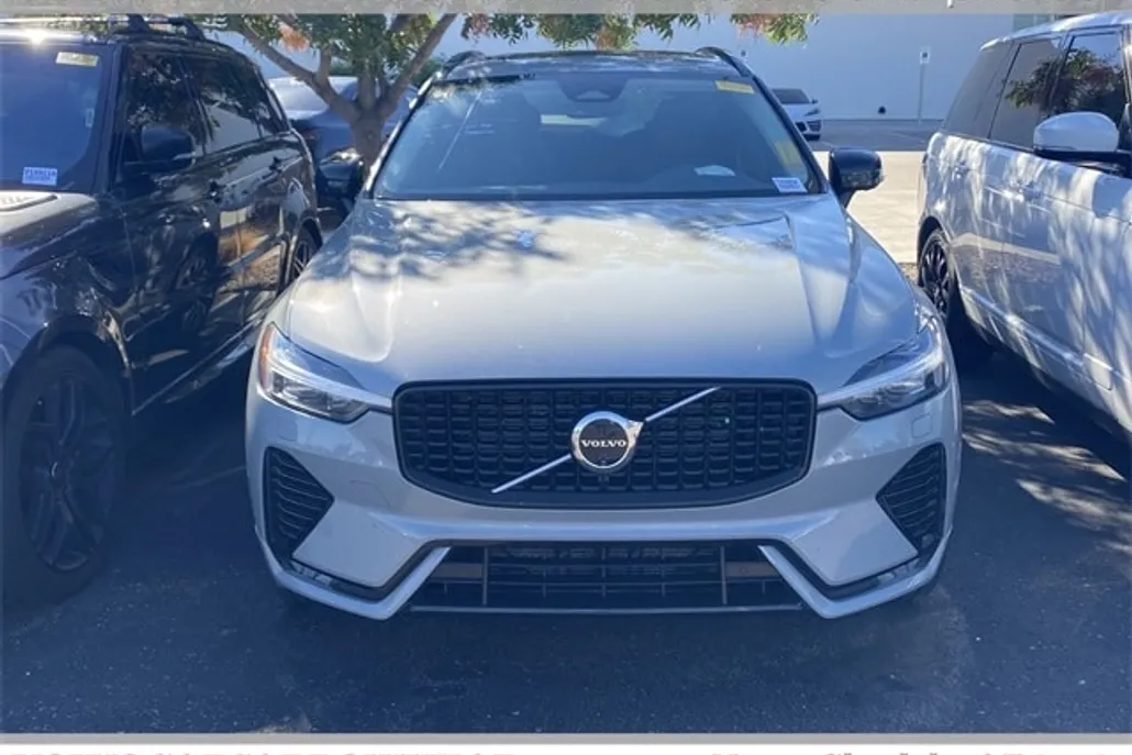 2024 Volvo XC60 B5 Plus photo 1