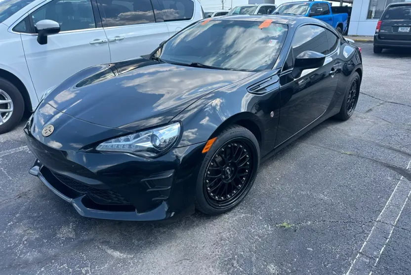 2017 Toyota GR86 Base photo 1