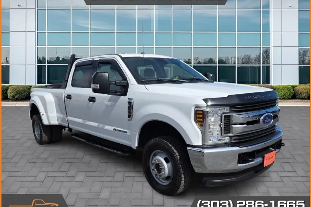 2018 Ford F-350 XLT photo 1