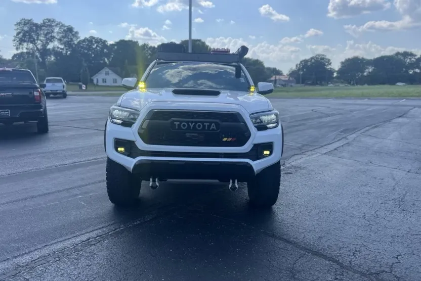 2021 Toyota Tacoma TRD Pro V6 photo 1