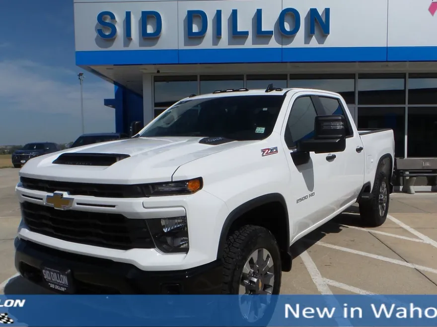 2025 Chevrolet Silverado Custom photo 1