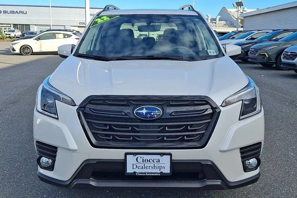 2022 Subaru Forester Premium photo 1