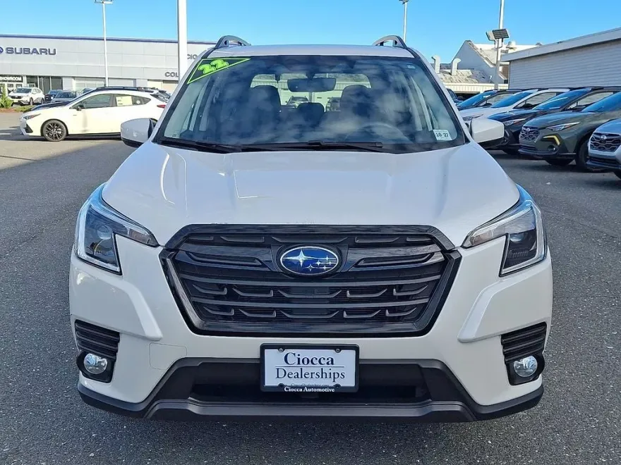 2022 Subaru Forester Premium photo 1