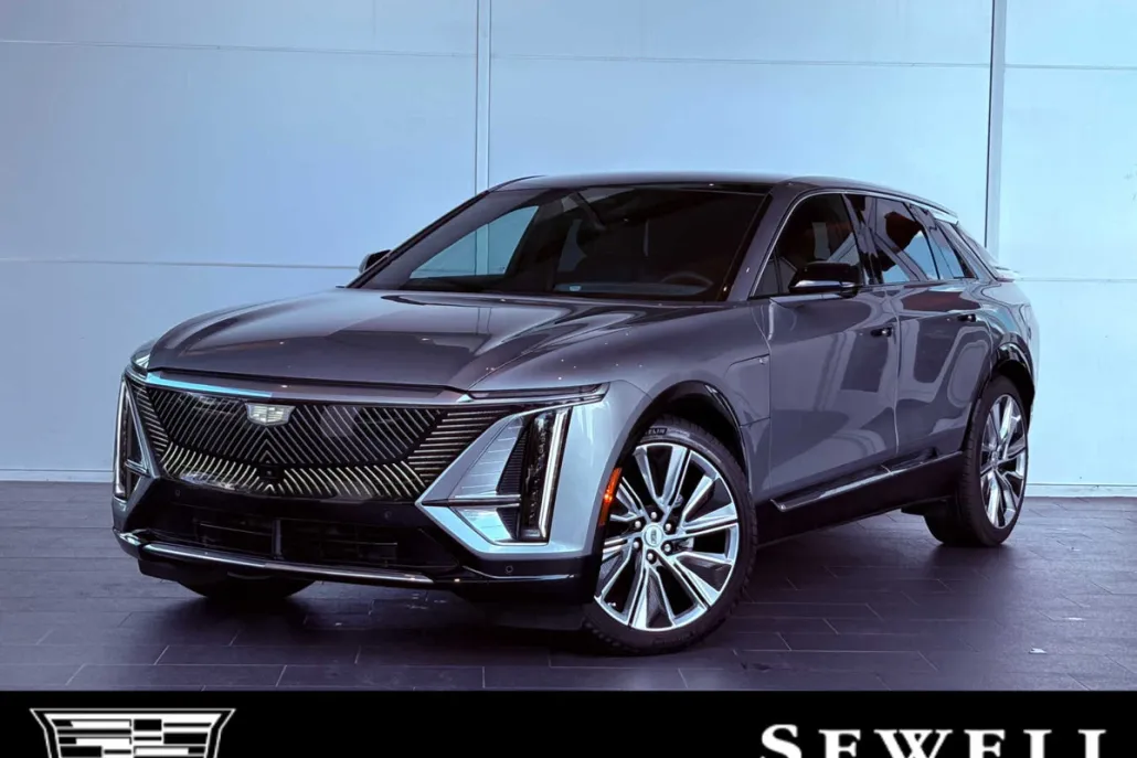 2024 Cadillac Lyriq Luxury photo 1