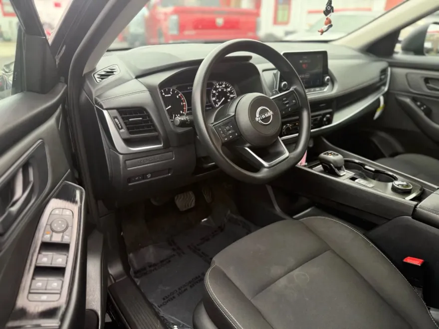 2024 Nissan Rogue S photo 1