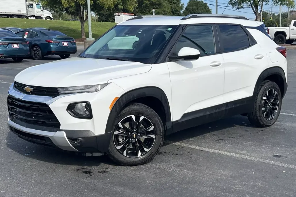 2023 Chevrolet Trailblazer LT photo 1