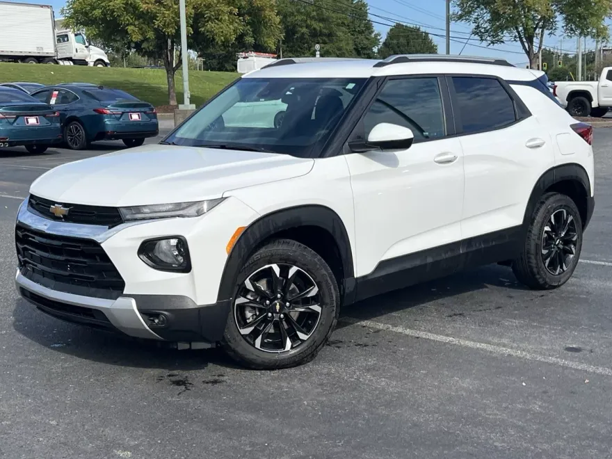 2023 Chevrolet Trailblazer LT photo 1