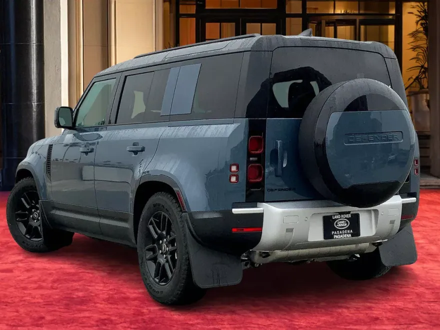 2025 Land Rover Defender 110 S photo 1