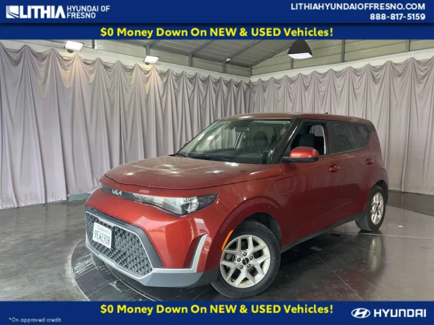 2023 Kia Soul LX photo 1
