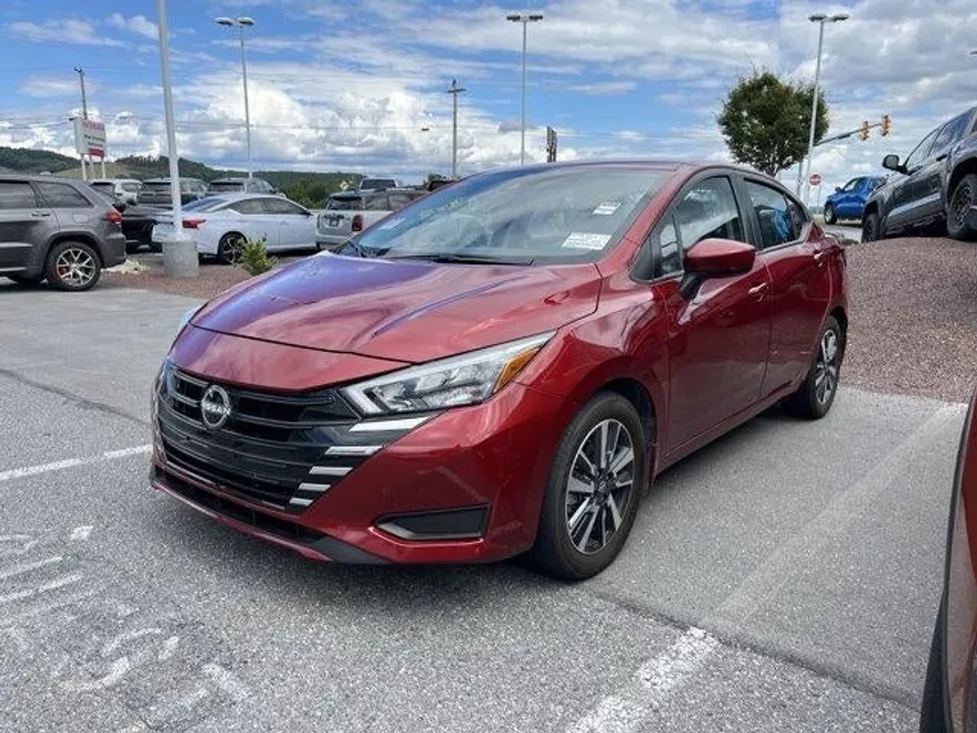 2025 Nissan Versa 1.6 SV photo 1