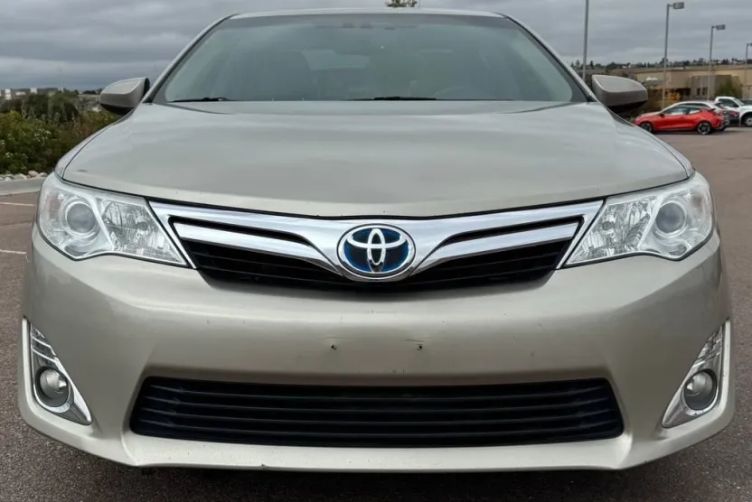2014 Toyota Camry Hybrid XLE photo 1