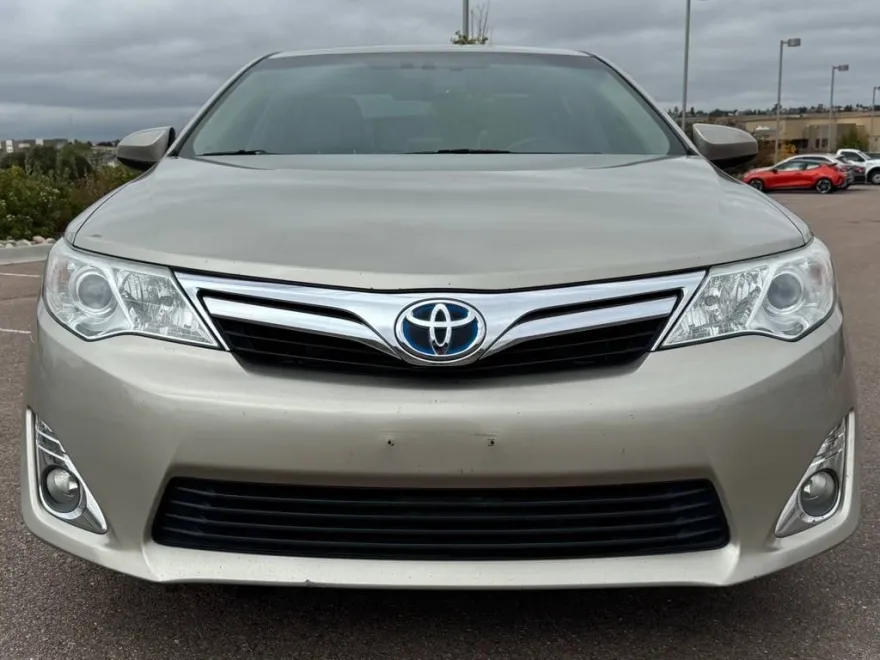2014 Toyota Camry Hybrid XLE photo 1