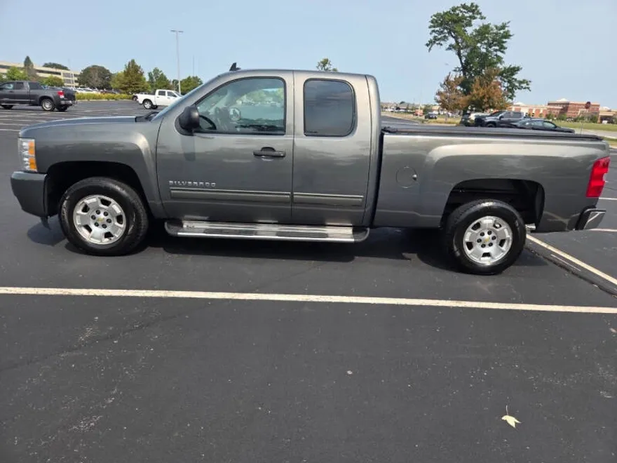 2011 Chevrolet Silverado 1500 LT photo 1