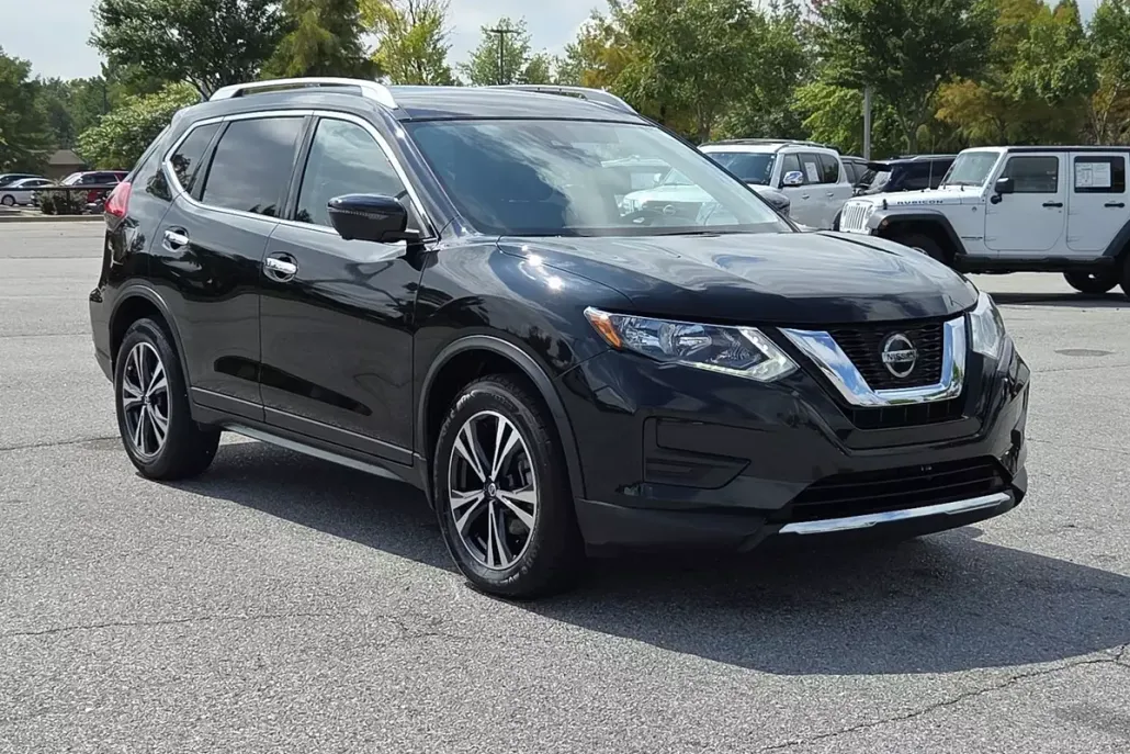 2019 Nissan Rogue SV photo 1