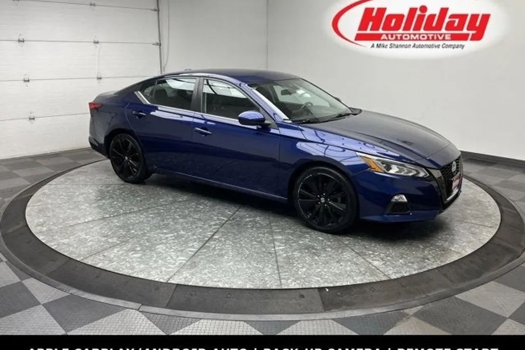 2022 Nissan Altima 2.5 SR photo 1