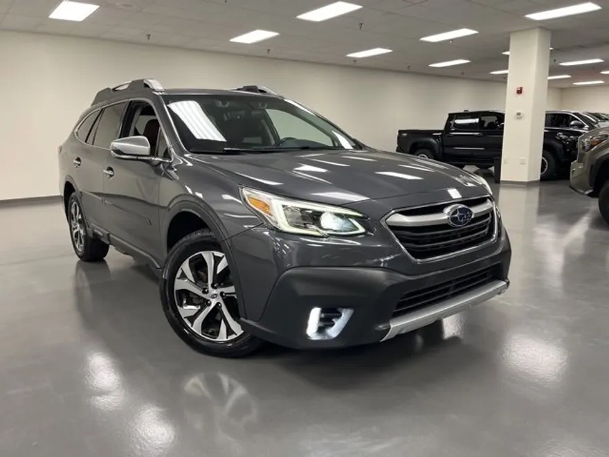 2020 Subaru Outback Touring XT photo 1