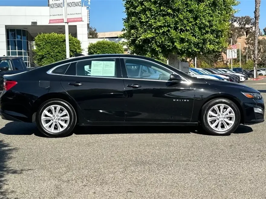 2023 Chevrolet Malibu 1LT photo 1