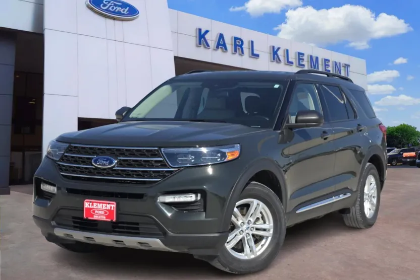 2022 Ford Explorer XLT photo 1