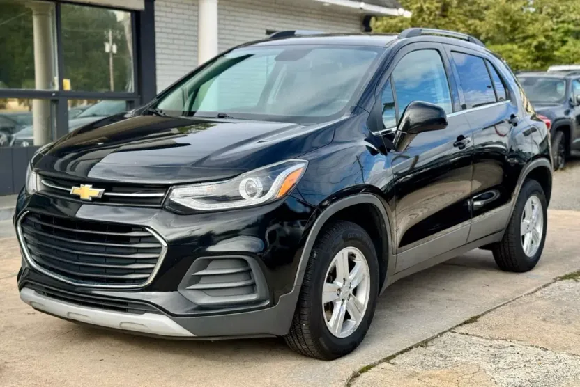 2020 Chevrolet Trax LT photo 1